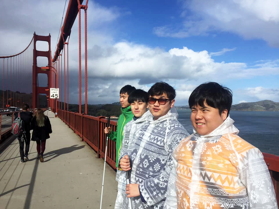 시각장애인 세 친구, 미국 여행에 도전하다! 썸네일